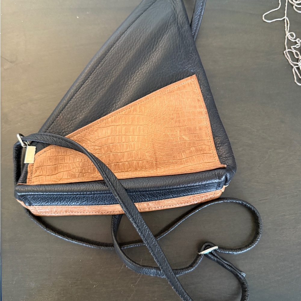 Chic Black and Tan Crossbody Bag - Picture 1 of 8